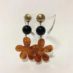 Fruta フラワーデザイン ピアス(両耳用) 大振りピアス