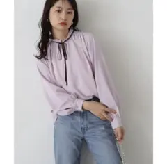 タックリボンバイカラーブラウス