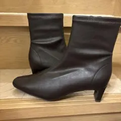 ダークブラウン ジッパー付きブーツ 中ヒール12月31日まで