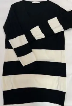 【AZUL by moussy】Vネック 太ボーダー ニットセーター M 黒 白