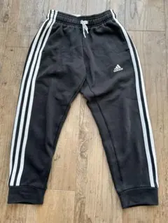 adidas ブラック サイドストライプ パンツ 130cm