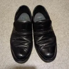 黒のローファー
