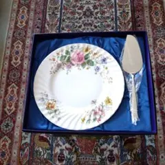 ロイヤルドルトン　ケーキ大皿とサーバーセット