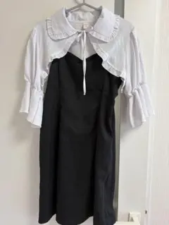 ROMWE M サイズ白ブラウス とSHEIIN黒ミニ丈ドレスLサイズ