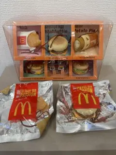 マクドナルド 木箱のアクセサリーケース 10周年記念 レアバッジ5個付き