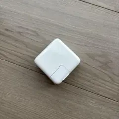 【純正】Apple 30W USB-C 電源アダプタのサムネイル