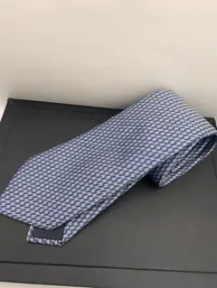 HERMES ネクタイ　ファソネ　ブルー　青色　総柄　H柄　刺繍のサムネイル