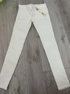 新品！AnRYホワイト スキニーパンツ サイズ26