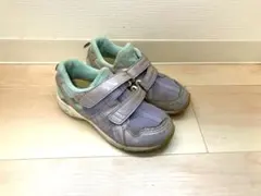 Item thumbnail for item ce4766f2-ae15-4d22-977f-f53871d7a866