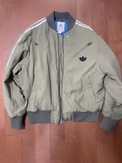 adidas　MA-1ジャケット　アディダス　オリーブ　ジャケット　アウター