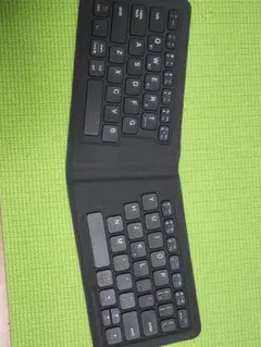 iClever Bluetooth 折りたたみ式ワイヤレスキーボード