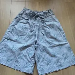ユニクロ　CABBAGES&ROSES 綿ハーフパンツのサムネイル