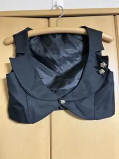 ブラック 襟付きノースリーブベスト