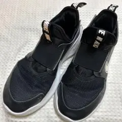 22センチ スニーカー