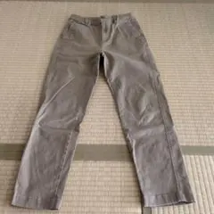 ユニクロ　ベージュ ストレートパンツ サイズ150