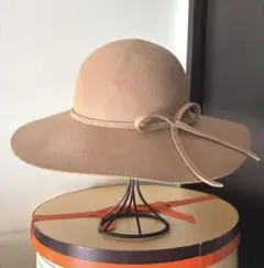 女優ハット　つば広　リボンつき　ウールハット　フェルト