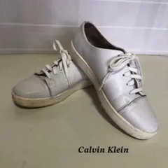 Calvin Klein ✤スニーカー ホワイト ロゴ型押しのサムネイル