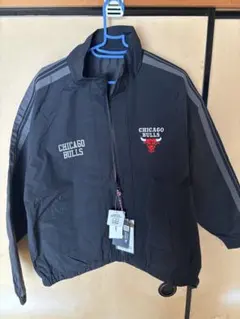週末値下げ！【新品未使用】ナイロン　ジャケット　ブルズ　NBA