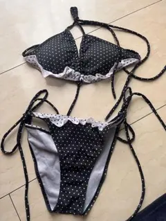 水玉模様 セパレート水着 紺と白 フリル付きのサムネイル