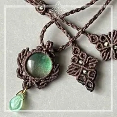 #442 マクラメ ハンドメイド ネックレス・ペンダント ガラス