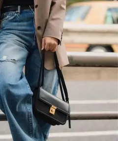 DEMELLIER（デメリエー)The Paris ショルダーバッグのサムネイル