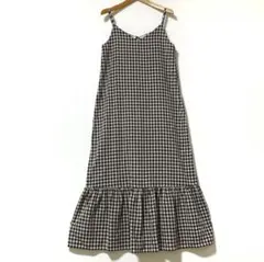 ベージュ×黒ギンガムチェックのキャミロングティアードワンピース