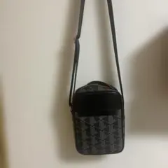 LACOSTE モノグラム ショルダーバッグ