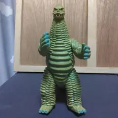 ウルトラ怪獣シリーズ レッドキングBANDAI 2000人形 怪獣