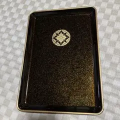 吉崎東御坊　合成漆器製　黒　長方形盆　切手盆　小物トレー　紋入り　金粉模様