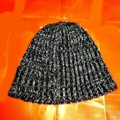 人気ブランド ワークマンの ニット帽 ／黒と白のニット帽・ビーニー