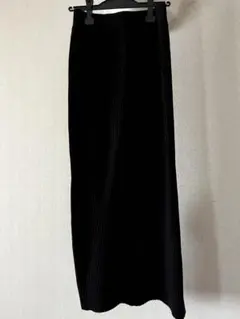 MERI 美品。 リブ編み黒タイトスカート 後ろスリット