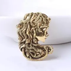 ブローチ【新品】メデューサ　神話　個性派　ヴィンテージデザイン