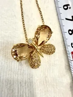 SWAROVSKI バタフライネックレス