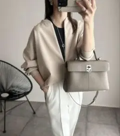 ★新品★Emma Taylor ライトダンボール　プルオーバー ベージュタグつき