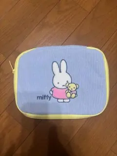 miffy マルチケース　2025年10月ゼクシィ付録