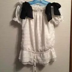 セシルの肩リボントップス