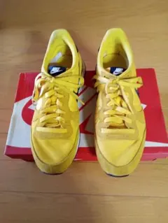 NIKE イエロー スニーカー