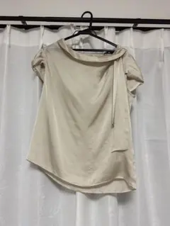 半袖ブラウス