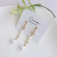 お花とパールのイヤリング　ピアス✽ハンドメイド