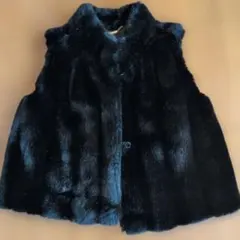 フェイクファー　ベスト　黒