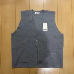 ベスト　灰色　毛100% 新品