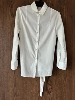 ホワイト ボタンアップシャツ 長袖