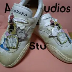 ★レア★Acne Studios スニーカー ムーミン ピンズ付きのサムネイル