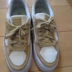 PUMA ホワイト/ベージュ 厚底スニーカー
