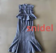 snidel】チェック柄オフショルブラウス＆マーメイドスカート 