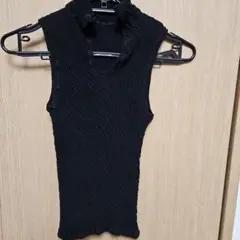 Haat (イッセイミヤケ)　ブラックノースリーブカットソー