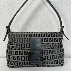 FENDI バゲットバッグ ブラック ワンショルダー / 旧型モデル 8BS017A72VF15ZW_01