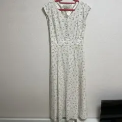 ノエラ　花柄ワンピース