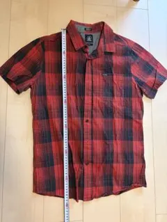 VOLCOM モダンフィット 半袖シャツ M レッド/ブラックチェックのサムネイル