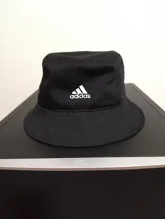 アディダス　adidas　バケハのサムネイル